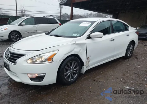 2015 Nissan Altima 2.5 S z USA, uszkodzony, nr VIN 1N4AL3AP4FC252355